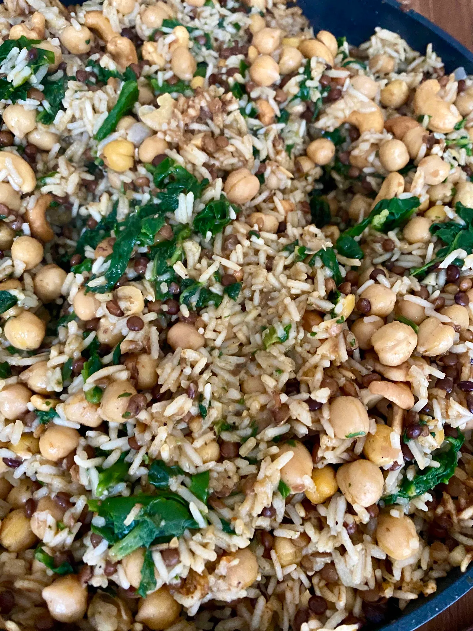 Kruidige Rijstschotel met Kikkererwten en Linzen