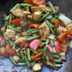 Pittige wok met kip en groente